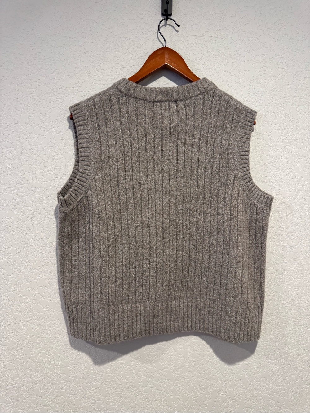 M&S vest - Picture 3 of 5